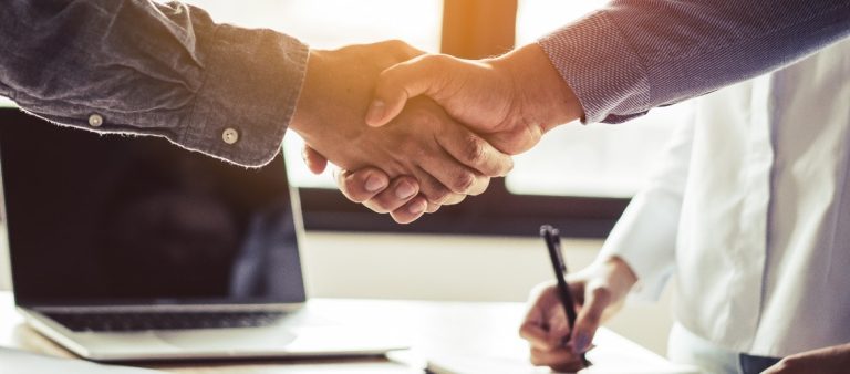 Zeitarbeit oder Festanstellung, die wichtigsten Unterschiede